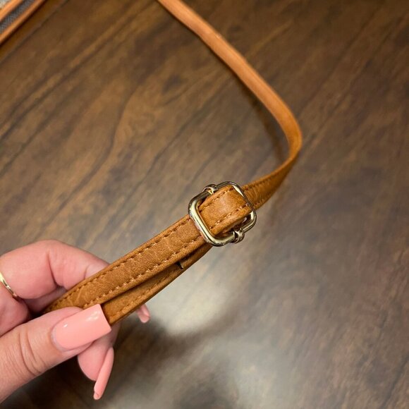 Jen & Co. Plaid Crossbody Clutch with gold zippers, detachable straps - Picture 9 of 10